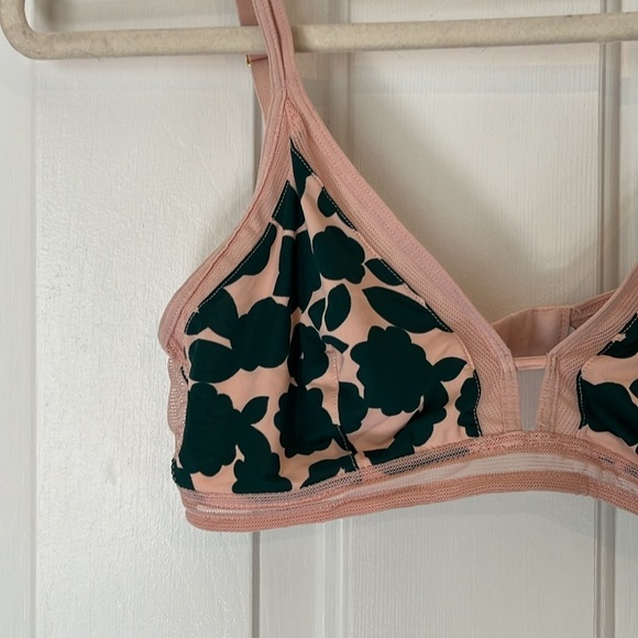 Lively | Floral Mesh Trim Breathable Bralette in Retro Blooms Size Medium - Picture 8 of 10